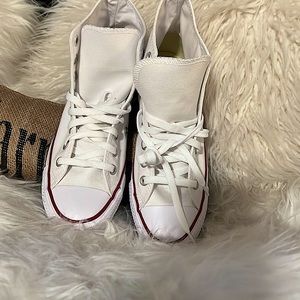 BRAND NEW CHUCKS. Converse High tops!